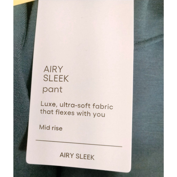 All In Motion Girls' Wide Leg Athletic Pants Airy Sleek Mid Rise Navy Blue - Picture 3 of 7